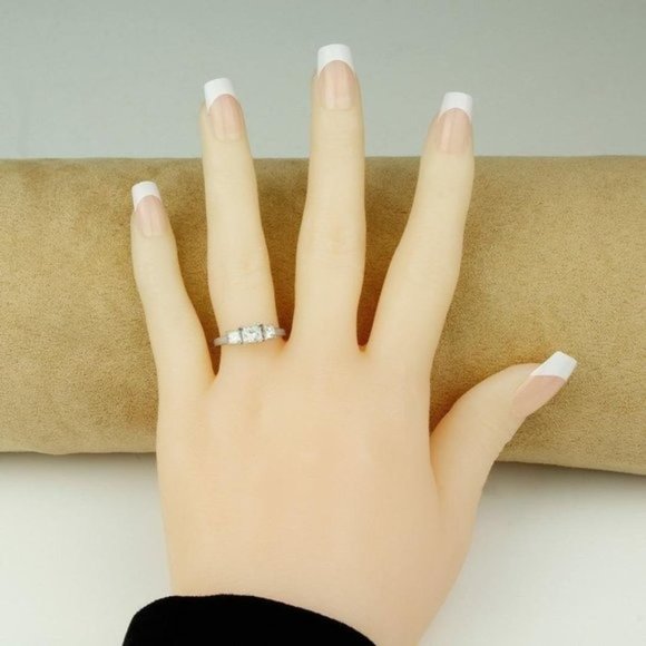 14K White Gold 1 CARAT Princess Cut 3 Stone Diamond Ring 7 - Picture 5 of 5